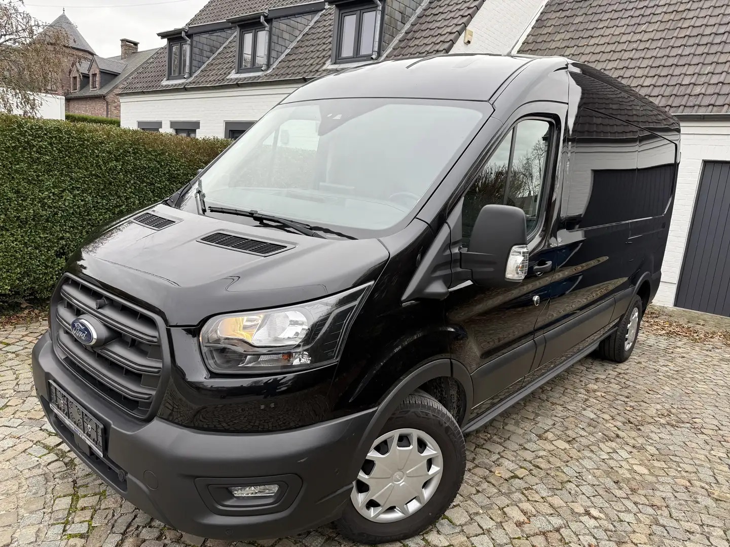 Ford Transit 2.0 TDCi L3H2 Trend Zwart - 2