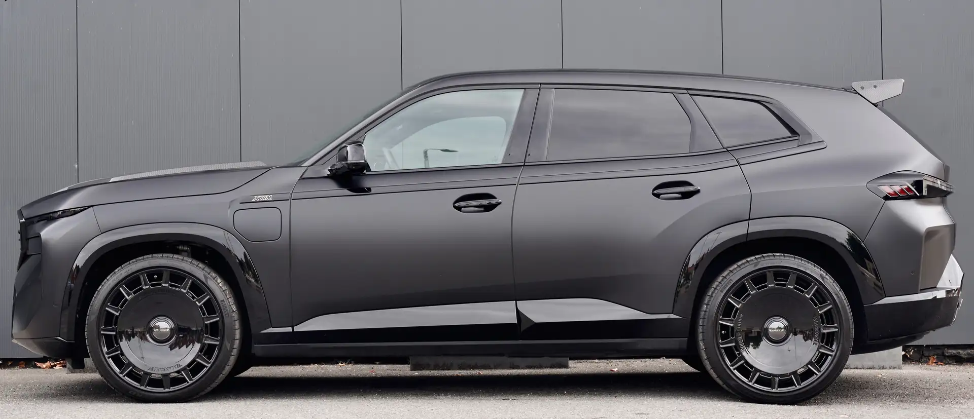 BMW XM 2024 검정 사진 8