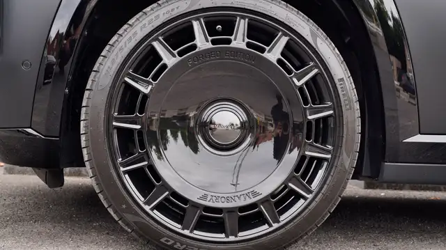 BMW XM view 14
