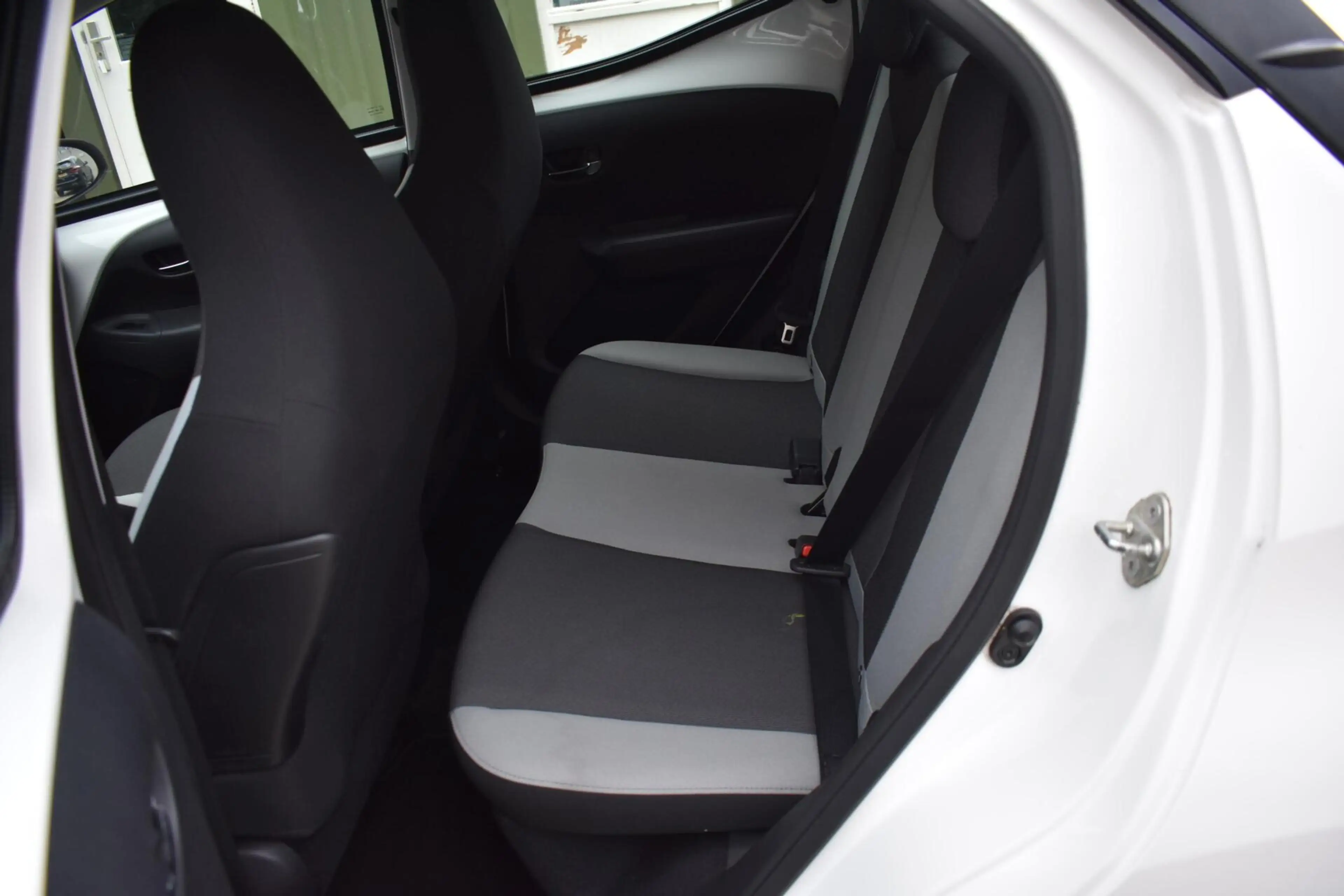 Toyota Aygo 1.0 VVT-i x-play AUT. | Camera | Airco | Origineel — photo 8