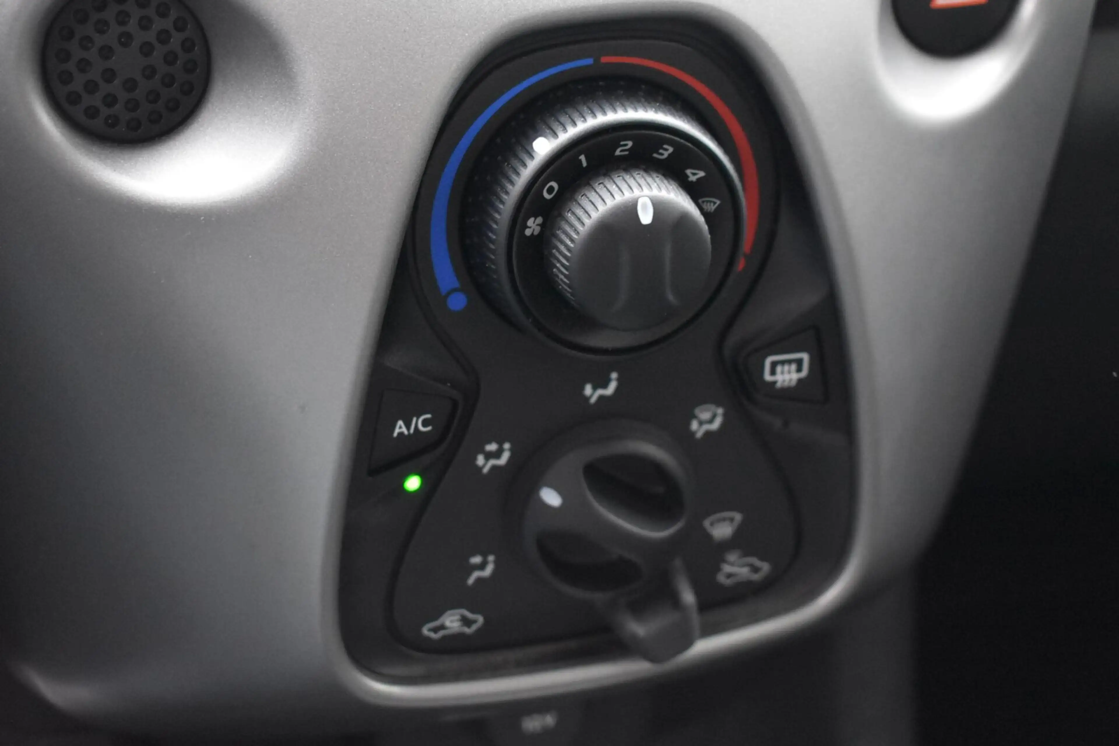 Toyota Aygo 1.0 VVT-i x-play AUT. | Camera | Airco | Origineel — photo 18