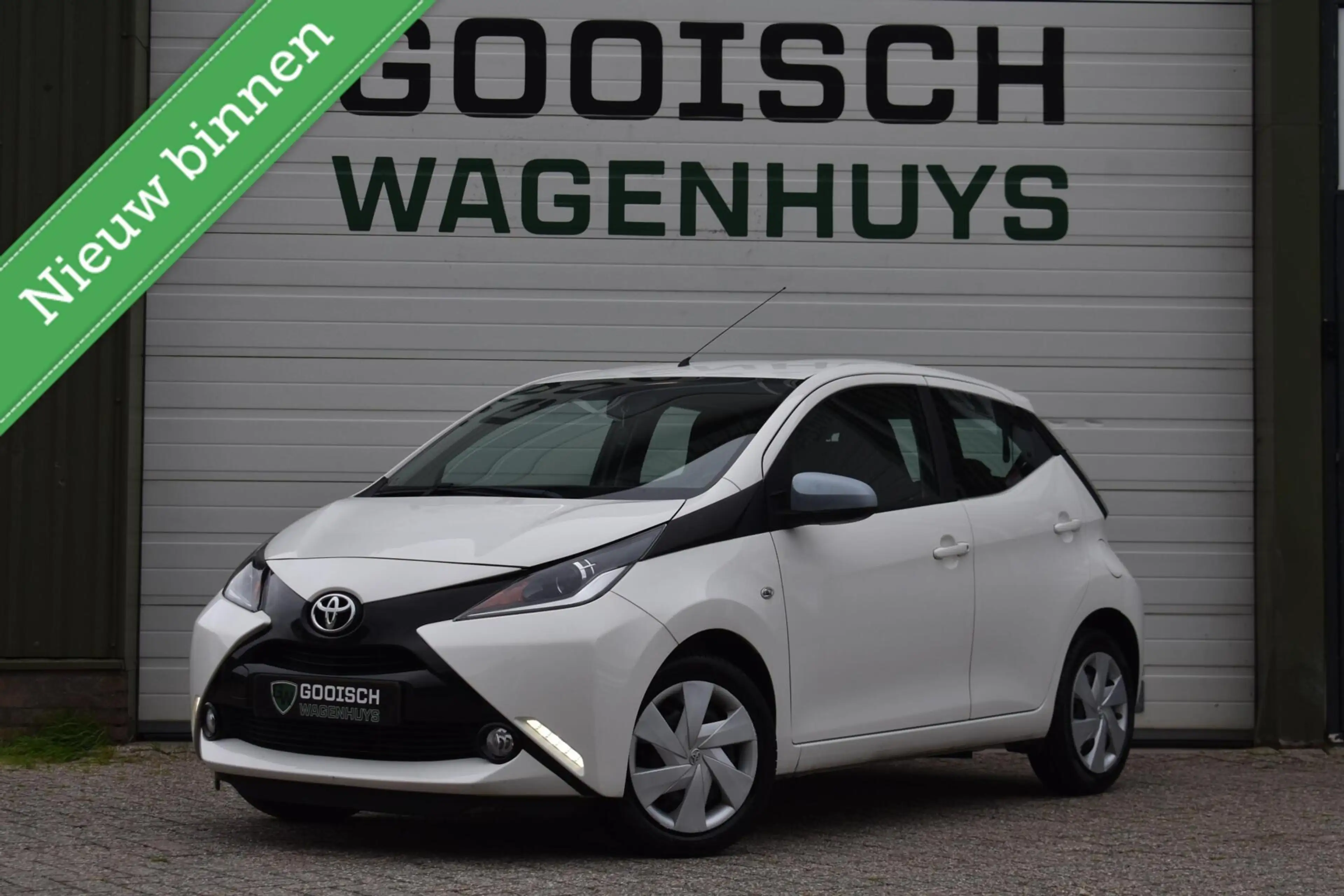 Toyota Aygo 1.0 VVT-i x-play AUT. | Camera | Airco | Origineel