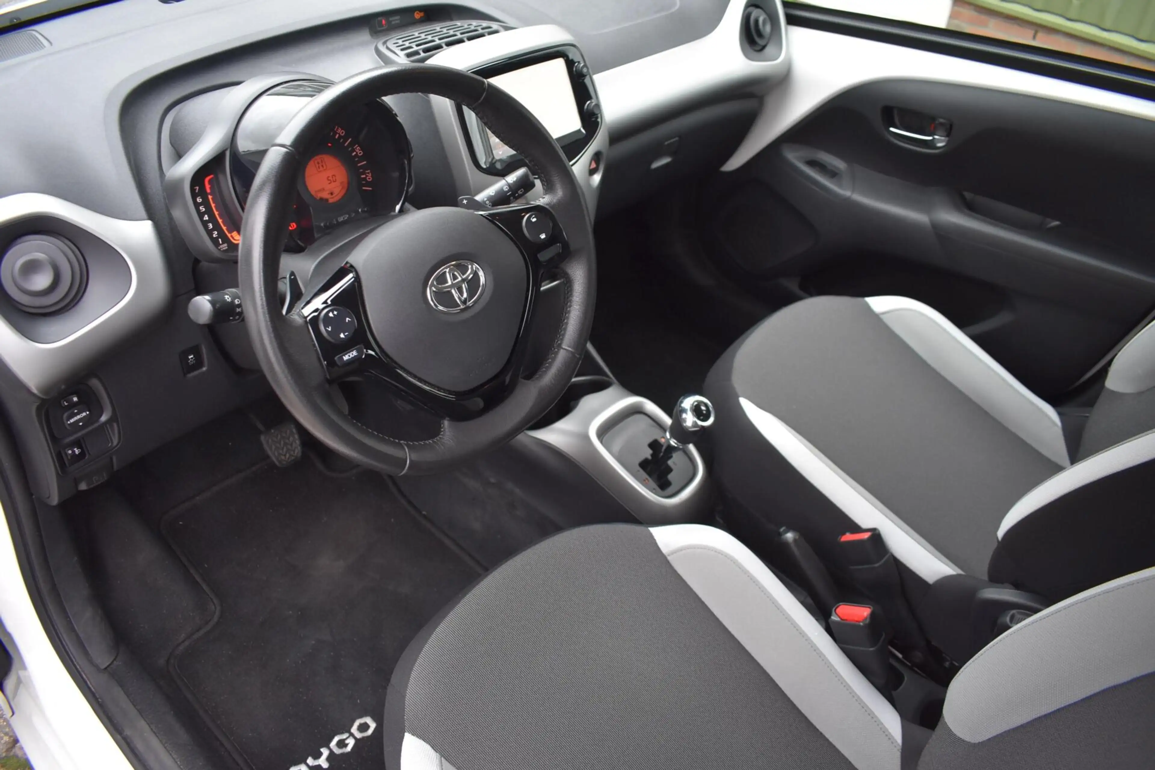 Toyota Aygo 1.0 VVT-i x-play AUT. | Camera | Airco | Origineel — photo 10