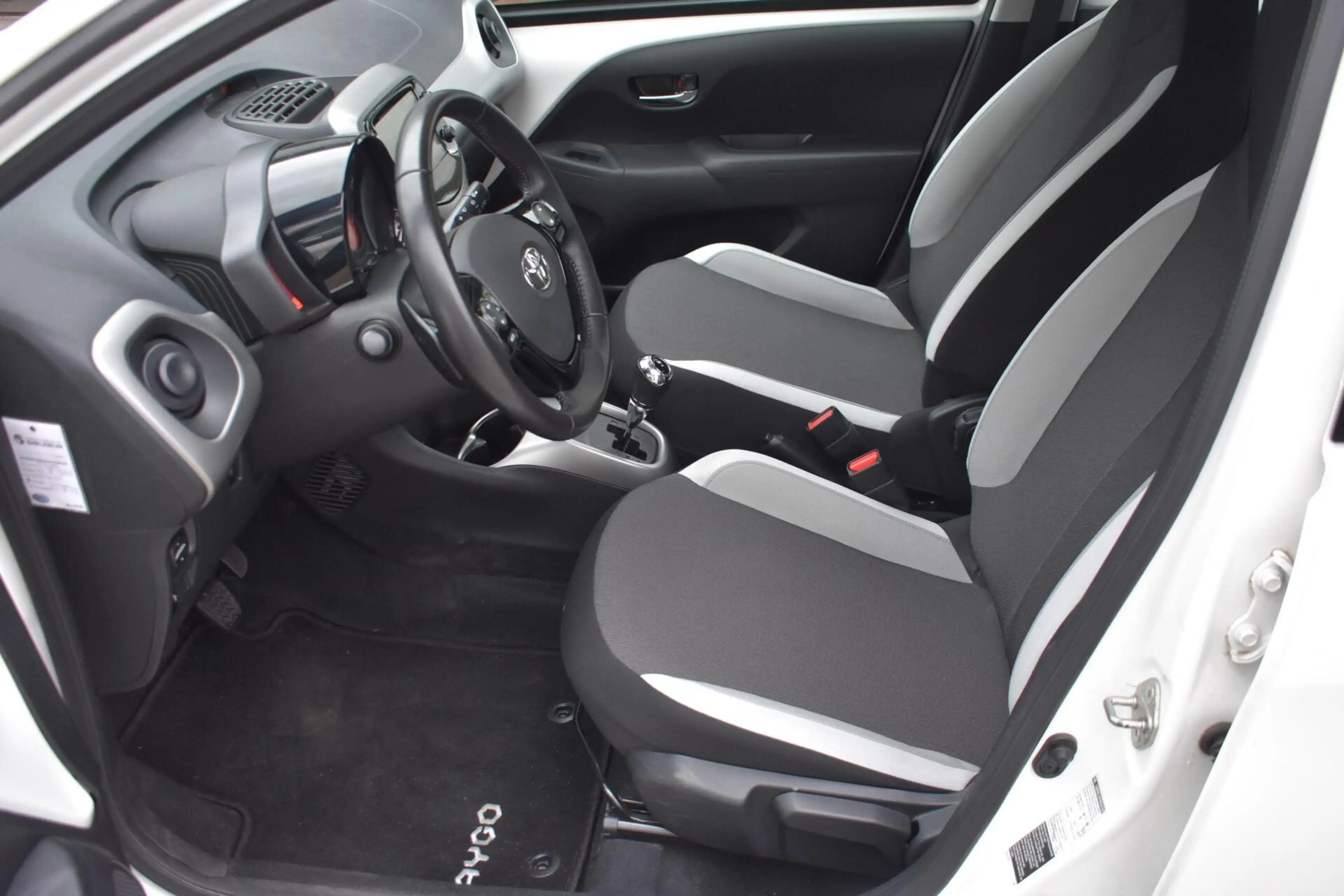 Toyota Aygo 1.0 VVT-i x-play AUT. | Camera | Airco | Origineel — photo 7