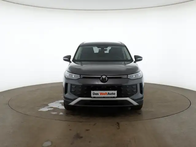Volkswagen Tayron view 3