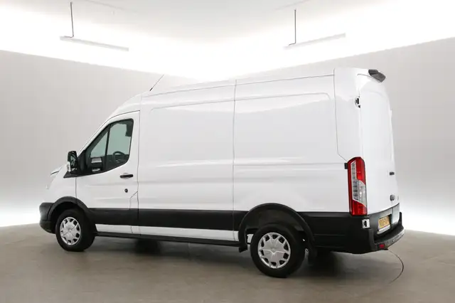 Ford Transit view 4
