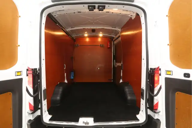 Ford Transit view 3