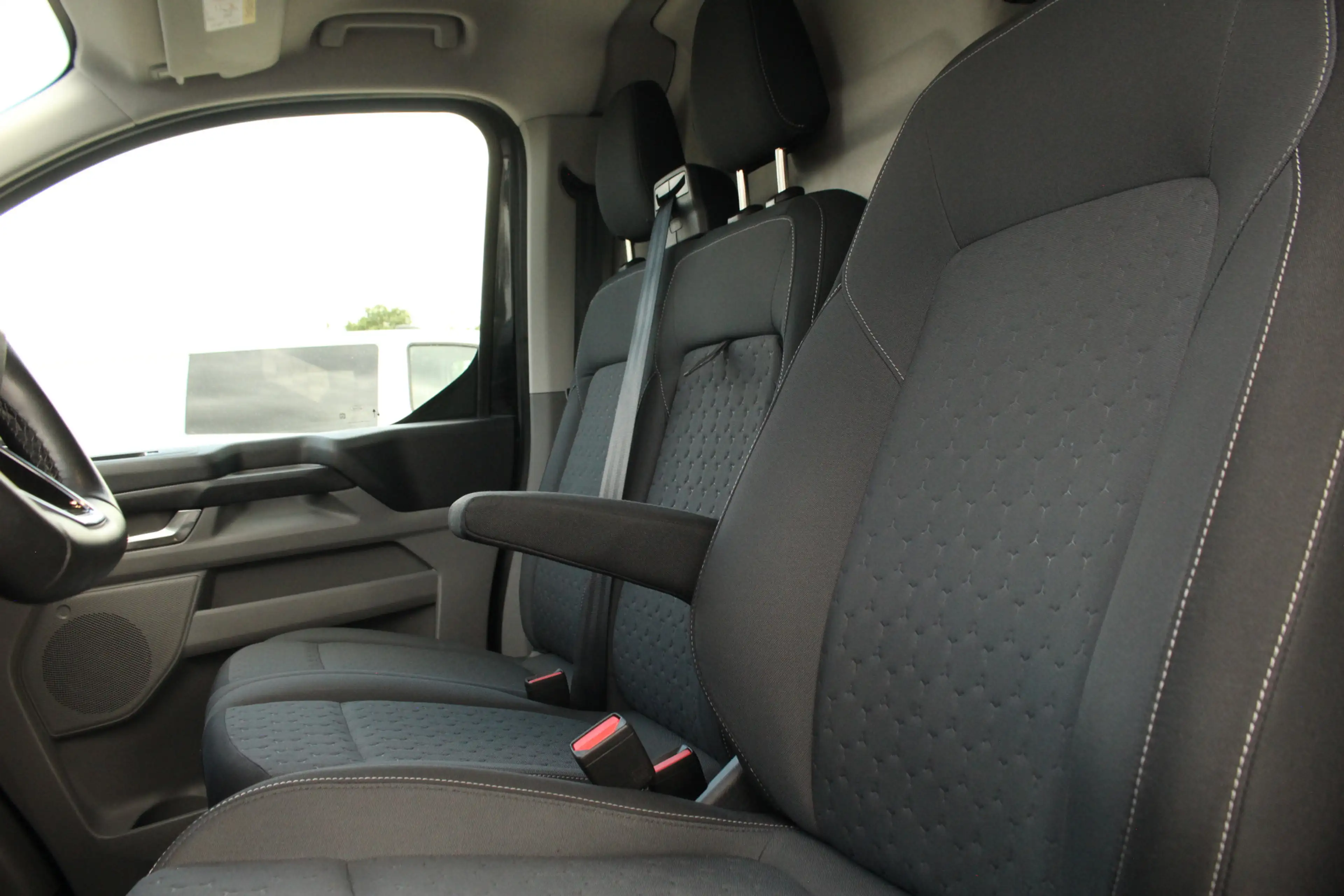 Ford Transit Custom 300 2.0TDCI 170pk L2H1 Limited | Automaat | Driver — photo 15