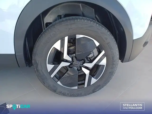 Peugeot 2008 view 11