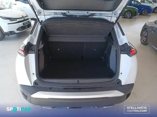 Peugeot 2008 view 6