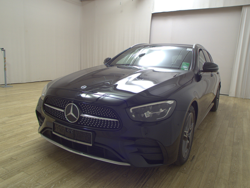 Mercedes-Benz E 220 T d AMG-Line Navi LED 360 AHK Widescreen — photo 2