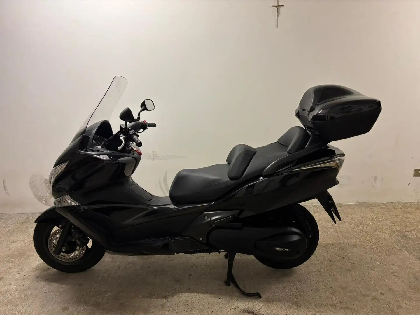 Honda SW-T 400 Negru - 1