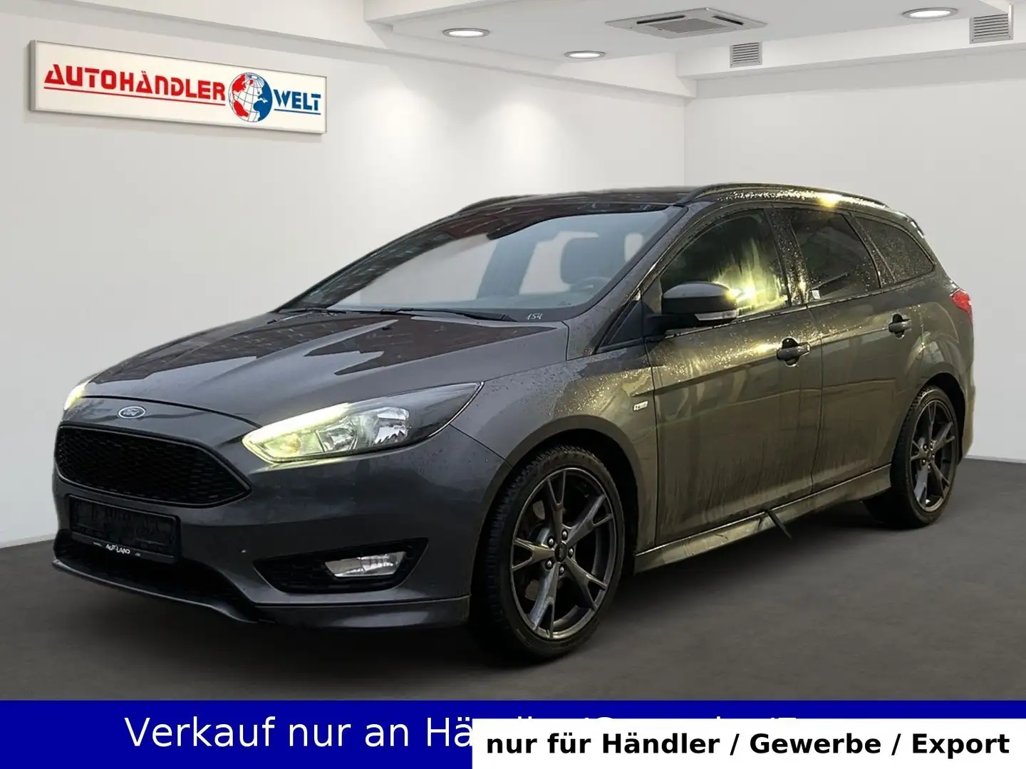 Ford Focus Kombi 1.5 EB ST-Line AAC SHZ Navi PDC Grau - 1