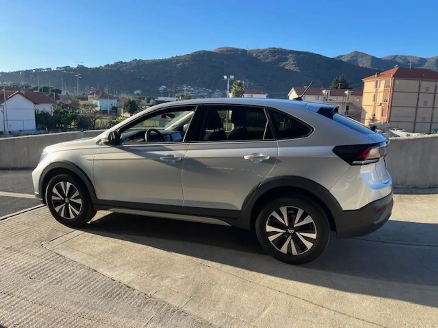 Volkswagen Taigo 1.0 TSI 110 CV DSG Life Bianco - 2