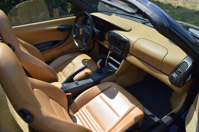 Porsche Boxster view 14