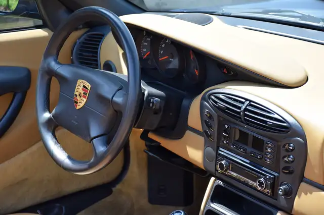 Porsche Boxster view 11