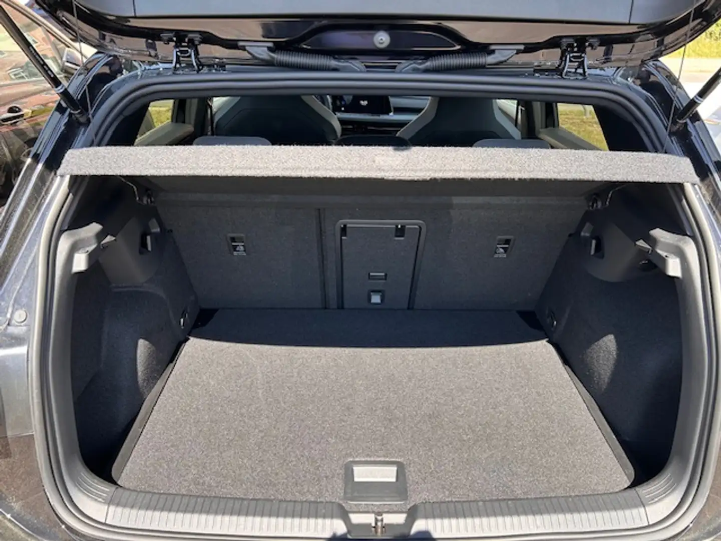 Volkswagen Golf R-Line 1.5 eTSI+NAVI+KAMERA+DAB Noir - 2