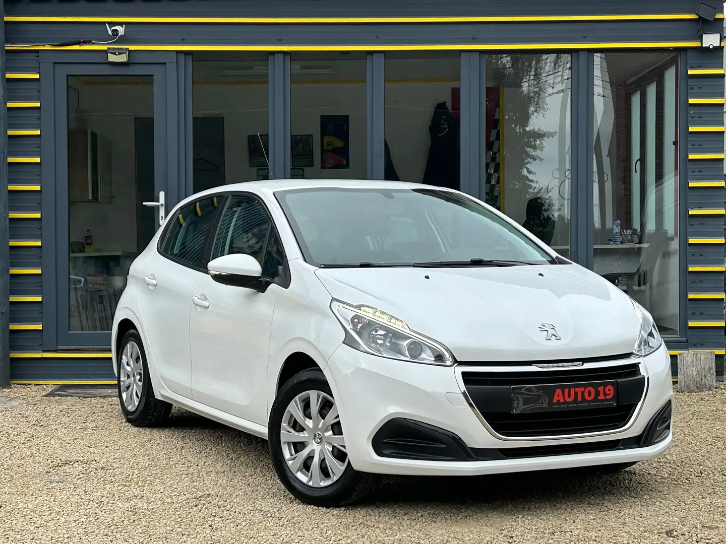 Peugeot 208 208 1.2i PureTech Active Blanc - 1