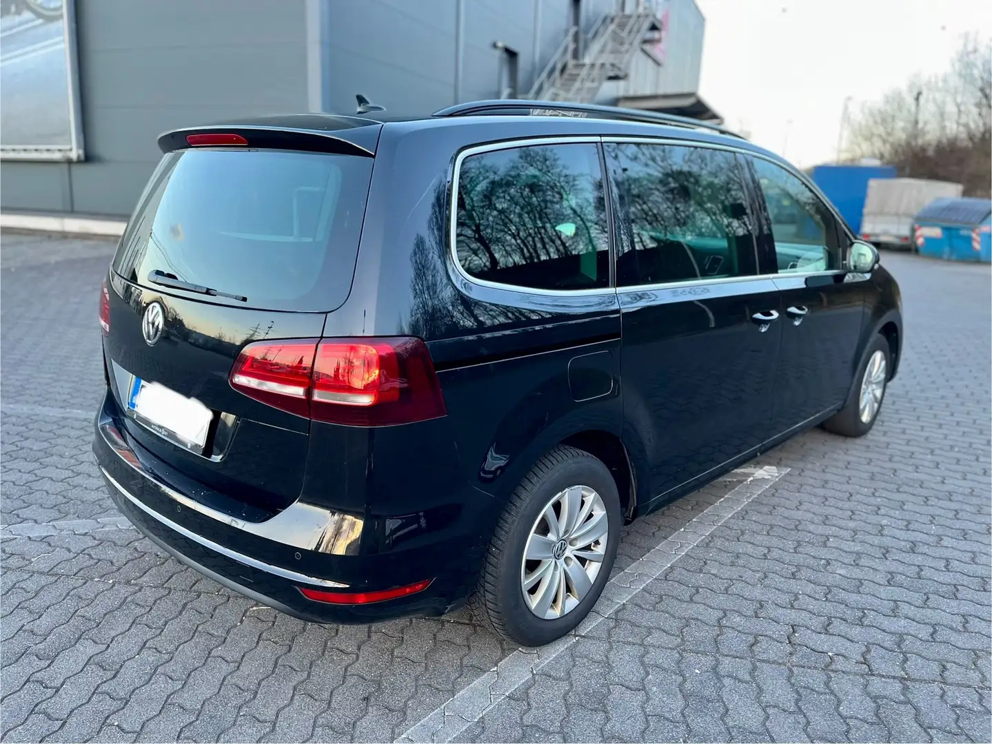 Volkswagen Sharan 1.4 TSI (BlueMotion Technology) Comfortline Schwarz - 2
