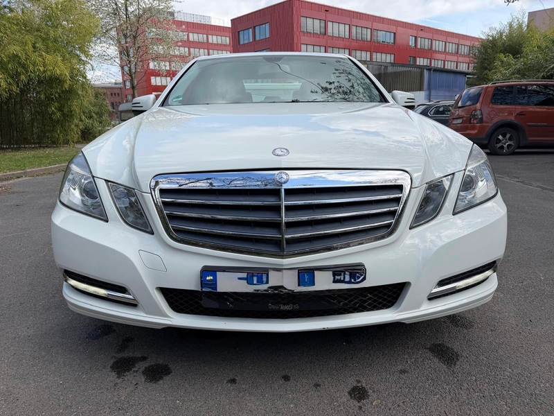 Mercedes-Benz E 200 Automatik — photo 8