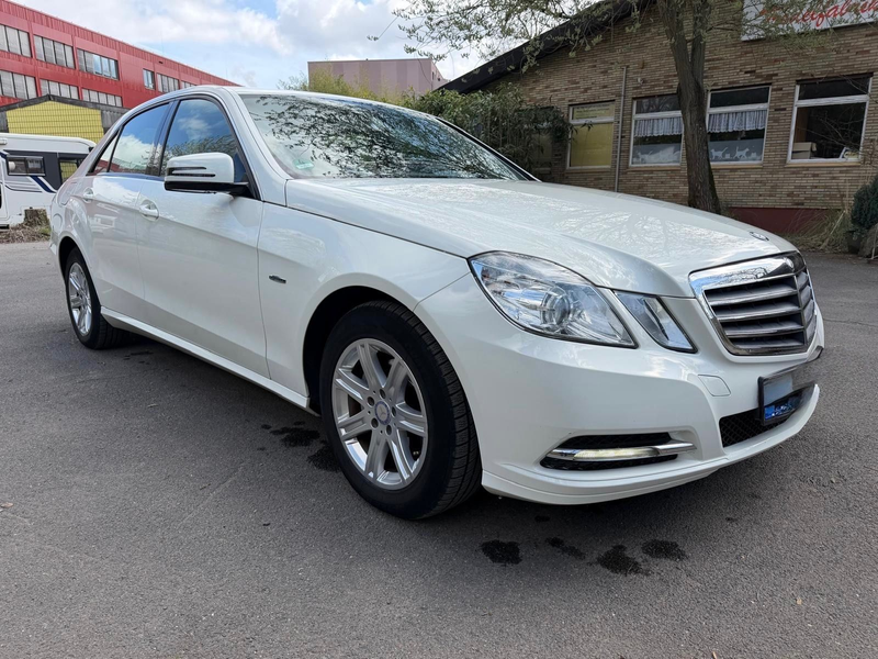 Mercedes-Benz E 200 Automatik — photo 7