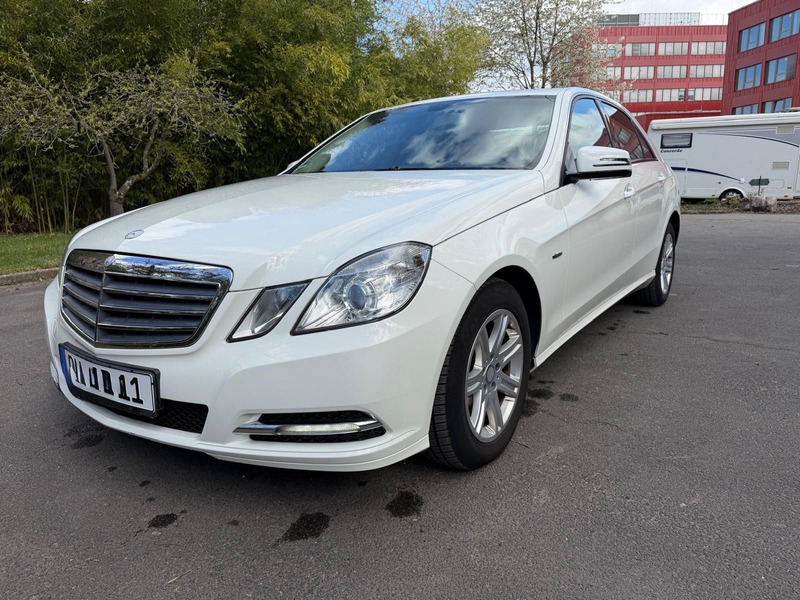 Mercedes-Benz E 200 Automatik — photo 9