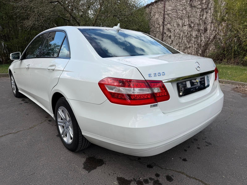 Mercedes-Benz E 200 Automatik — photo 6