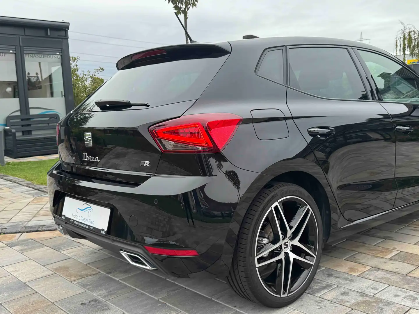 SEAT Ibiza FR *DSG*Panorama*LED*Navi*Kamera* Schwarz - 2