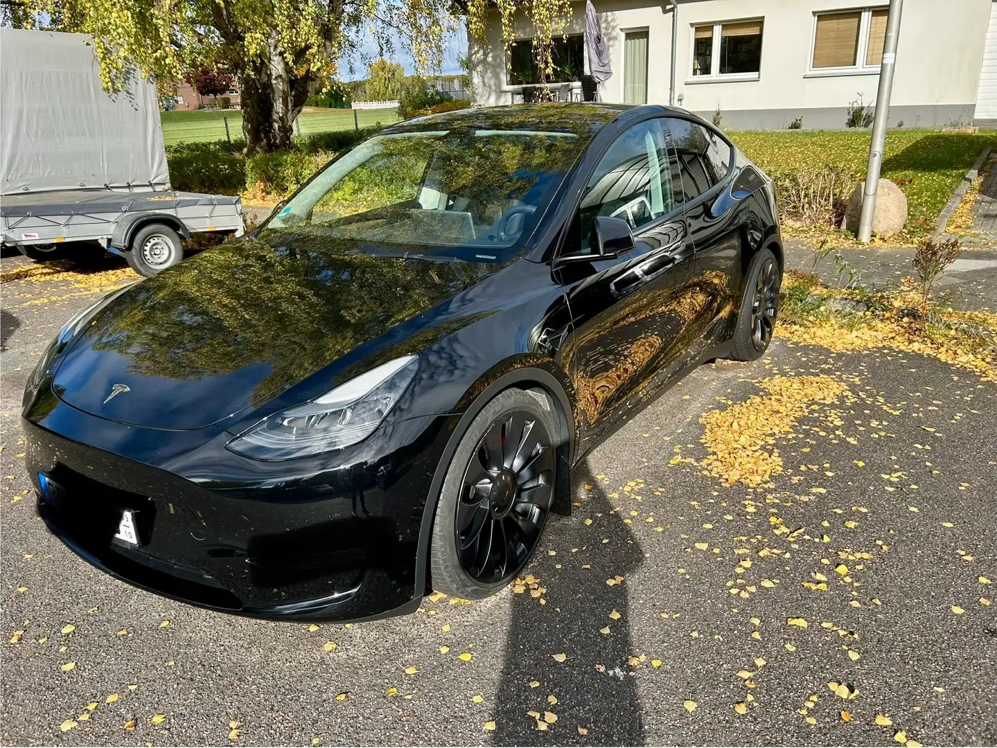 Tesla Model Y Model Y Performance Dual Motor AWD Schwarz - 2