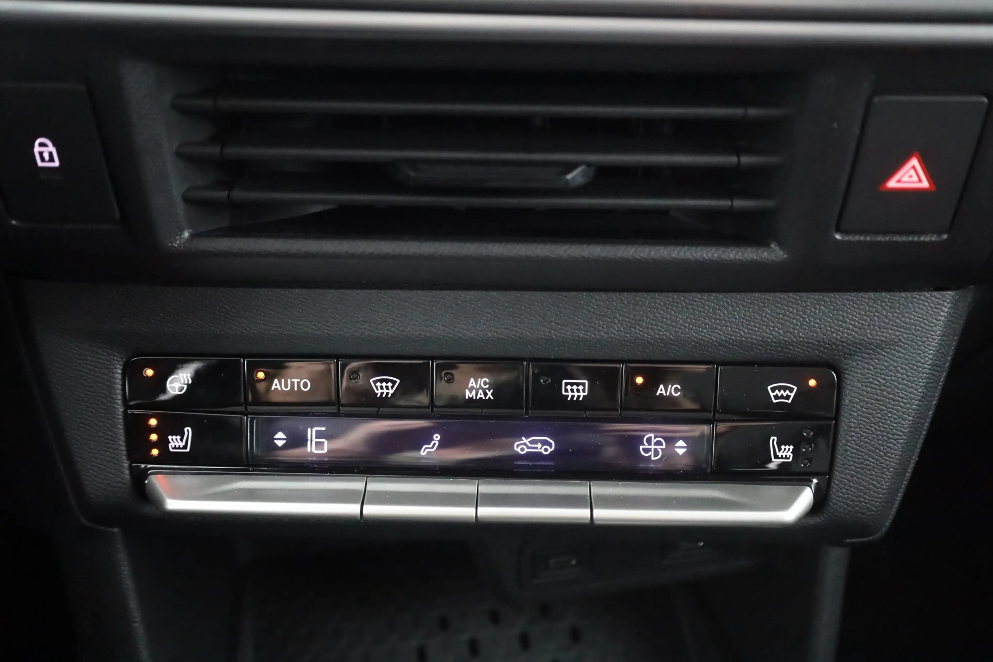 Opel Frontera 1.2 DI Turbo GS Hybrid Aut. LED Navi Kame — photo 12