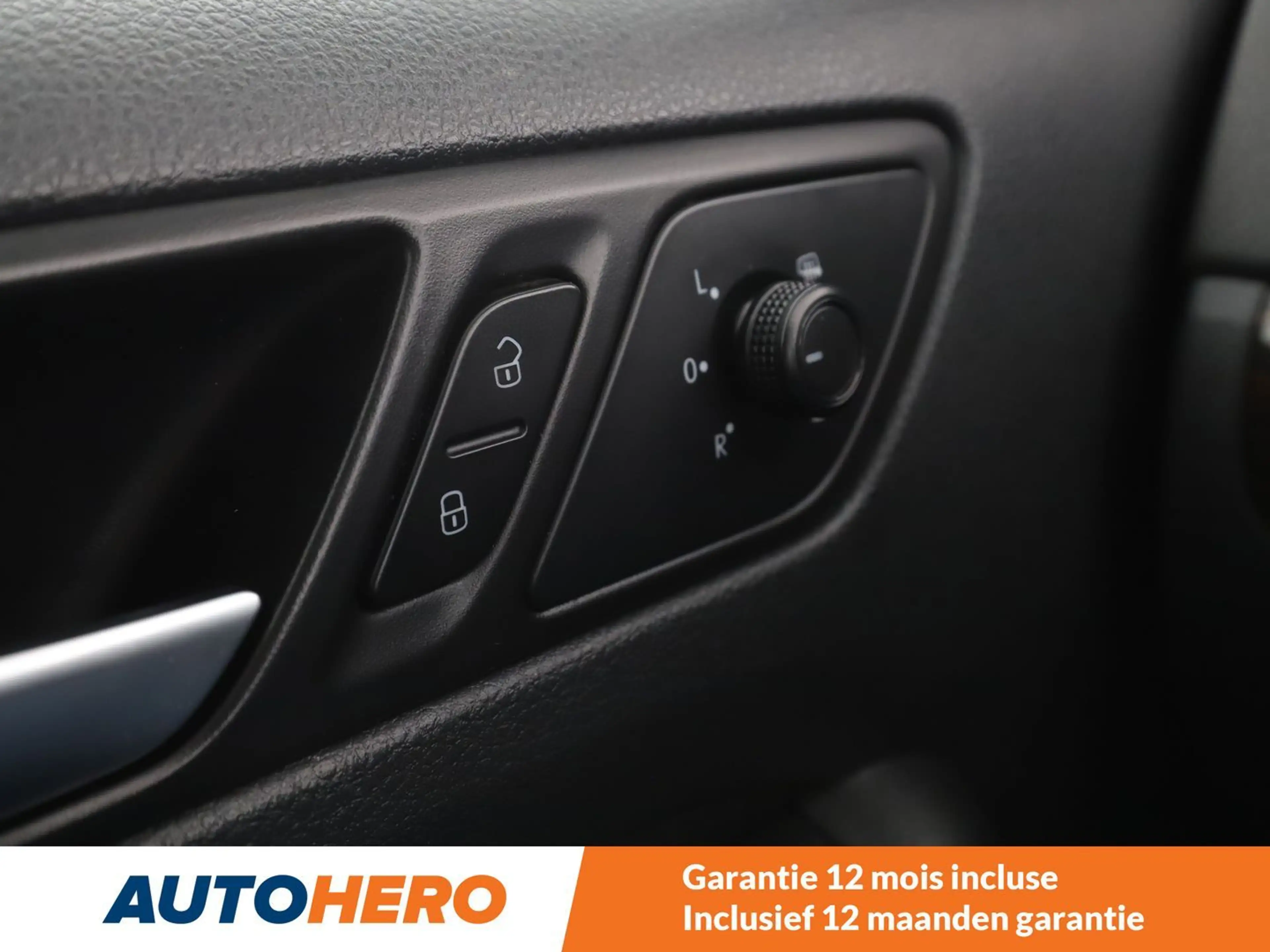 Volkswagen Jetta 2.0 TDI BlueMotion — photo 12