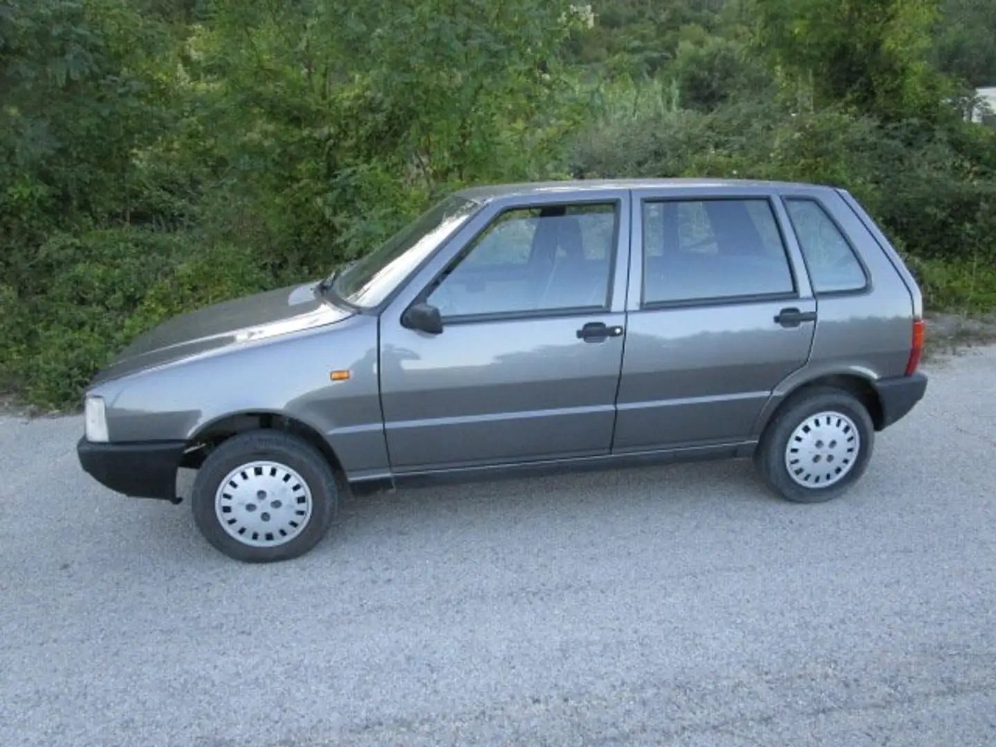 Fiat Uno Uno 5p 1.1 SL 60cv Gri - 2