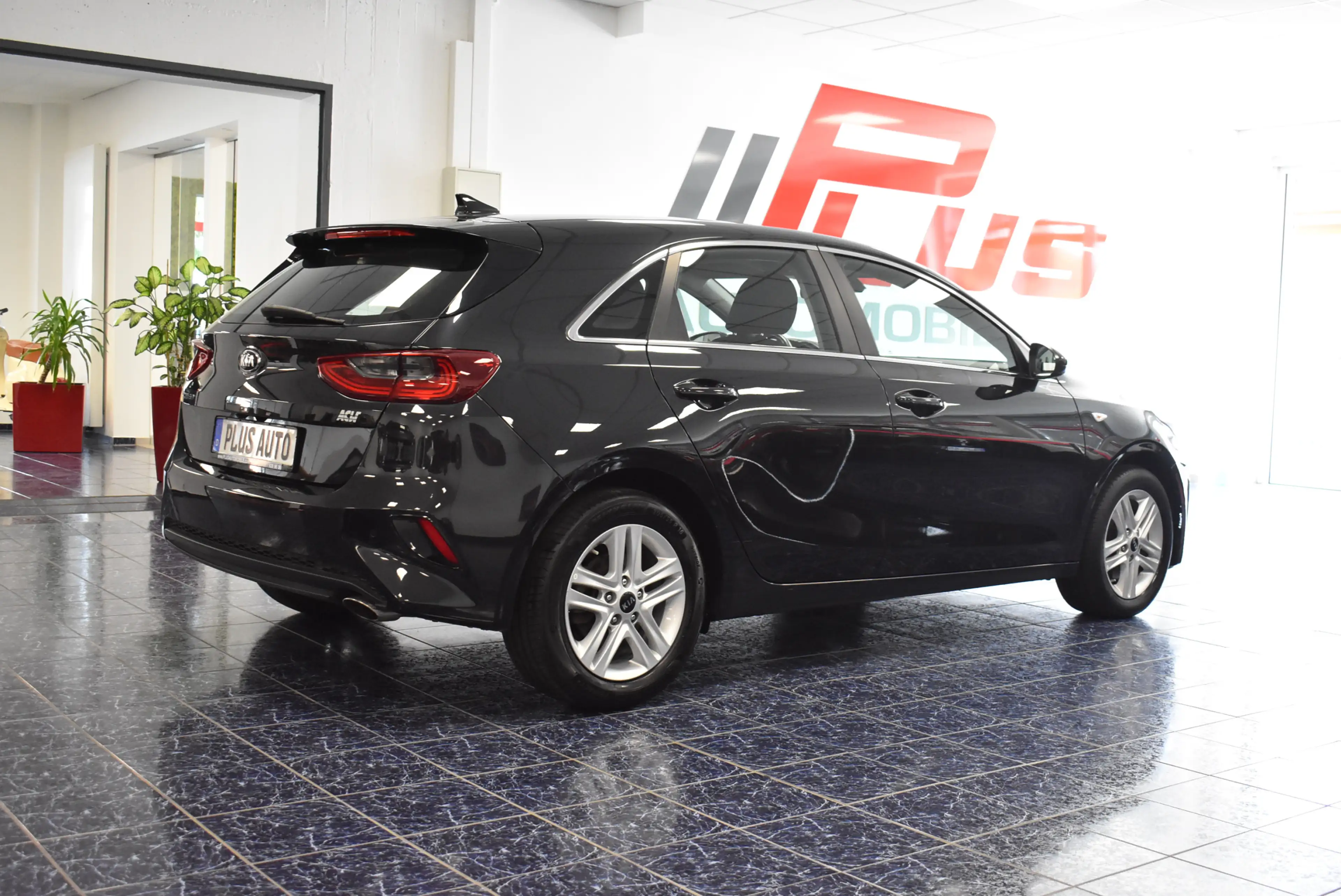 Kia Ceed / cee'd Vision 1.6 CRDI Navi Kamera Temp 1-Hand