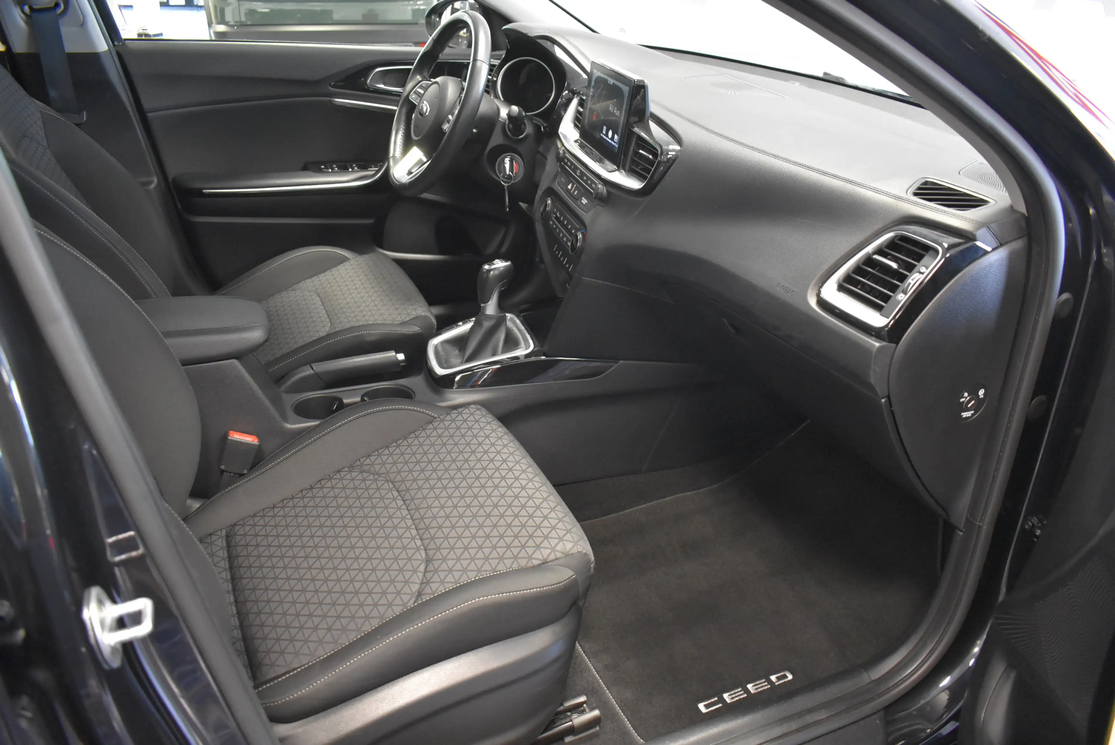 Kia Ceed / cee'd Vision 1.6 CRDI Navi Kamera Temp 1-Hand — photo 5
