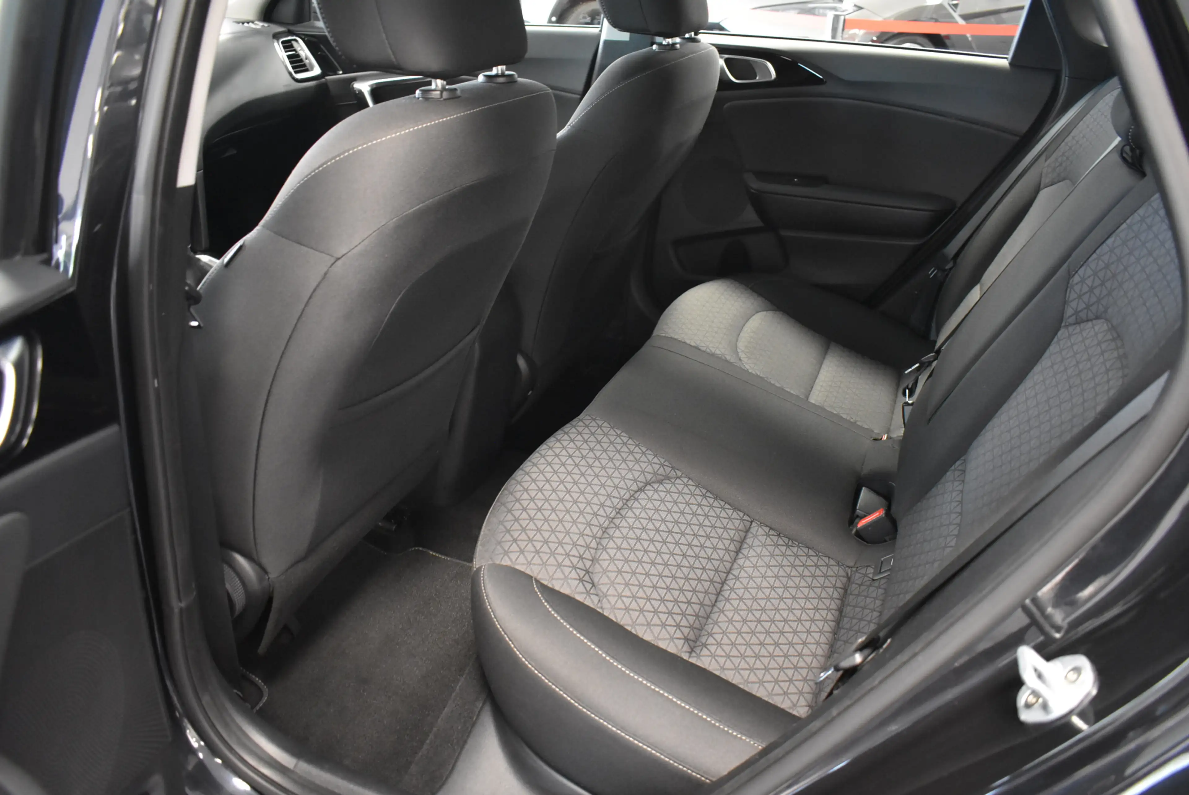 Kia Ceed / cee'd Vision 1.6 CRDI Navi Kamera Temp 1-Hand — photo 11