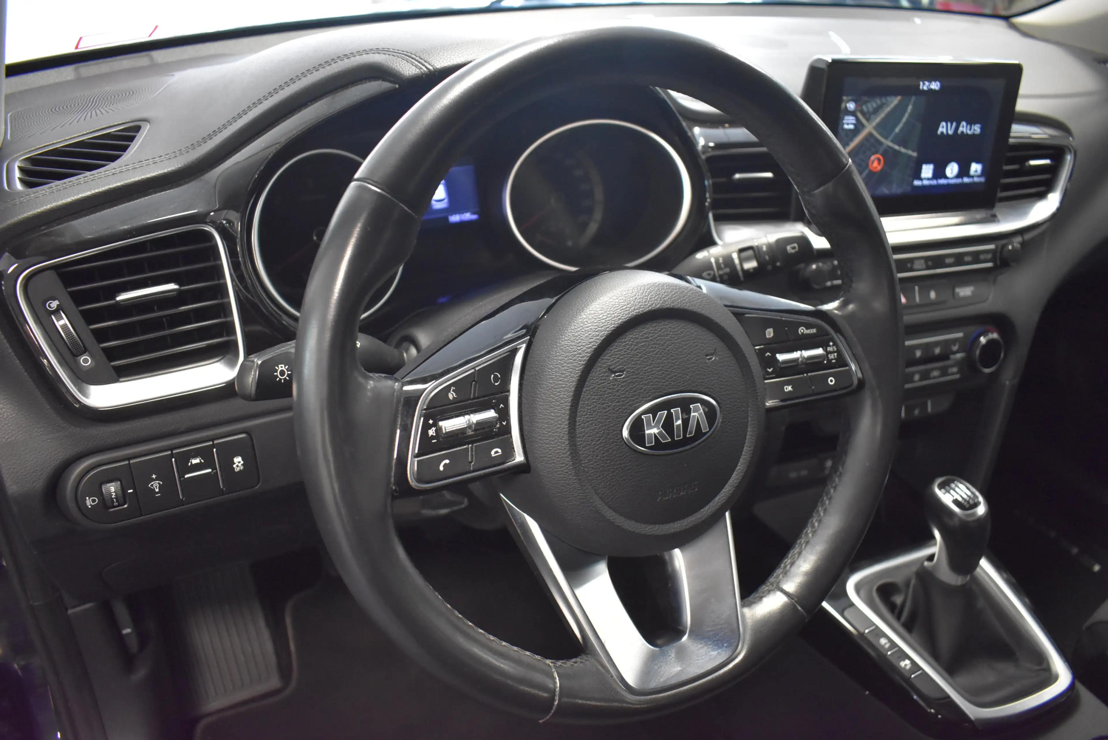 Kia Ceed / cee'd Vision 1.6 CRDI Navi Kamera Temp 1-Hand — photo 8