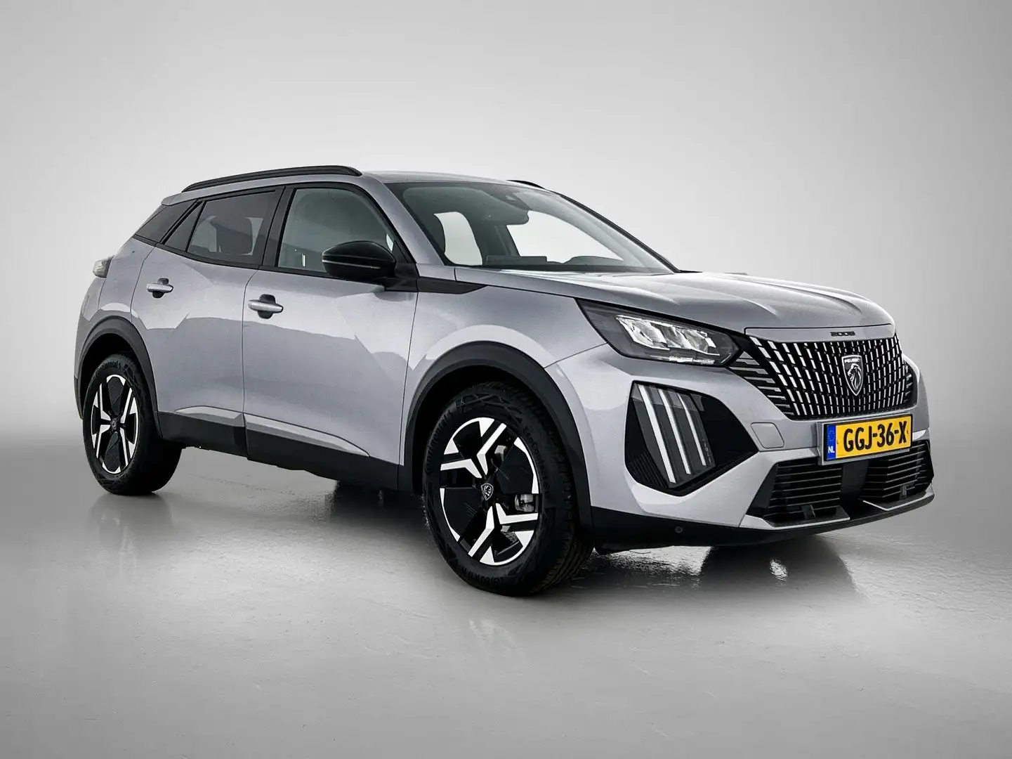 Peugeot 2008 SUV Allure 100pk | Navigatie | Achteruitrijcamera Grijs - 2