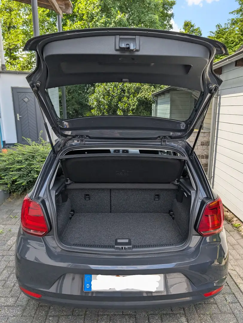 Volkswagen Polo 1.0 Trendline Grau - 2