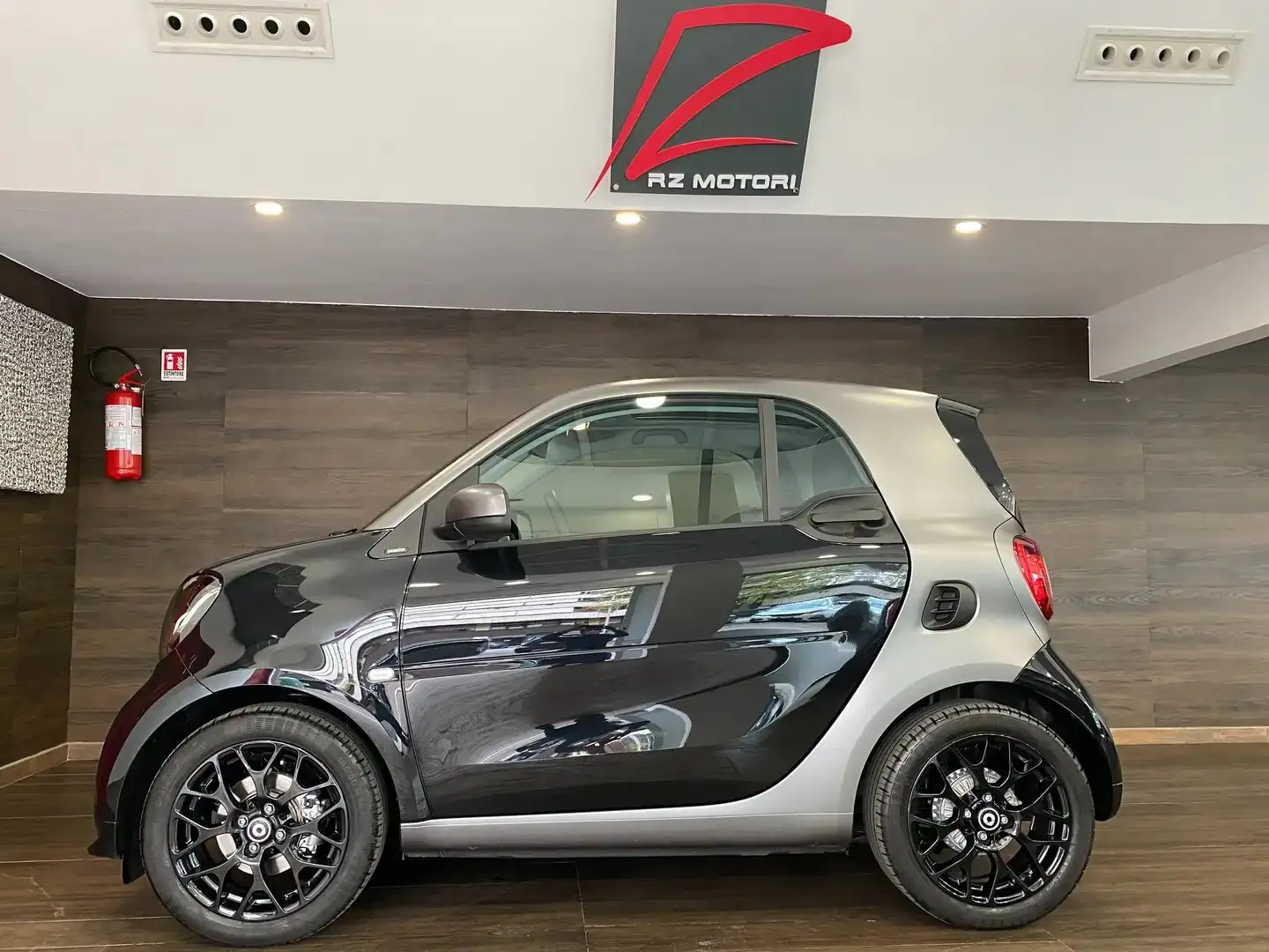 smart forTwo 1.0 Superpassion 71cv twinamic-ITA-SPORT-CONFORT Nero - 2