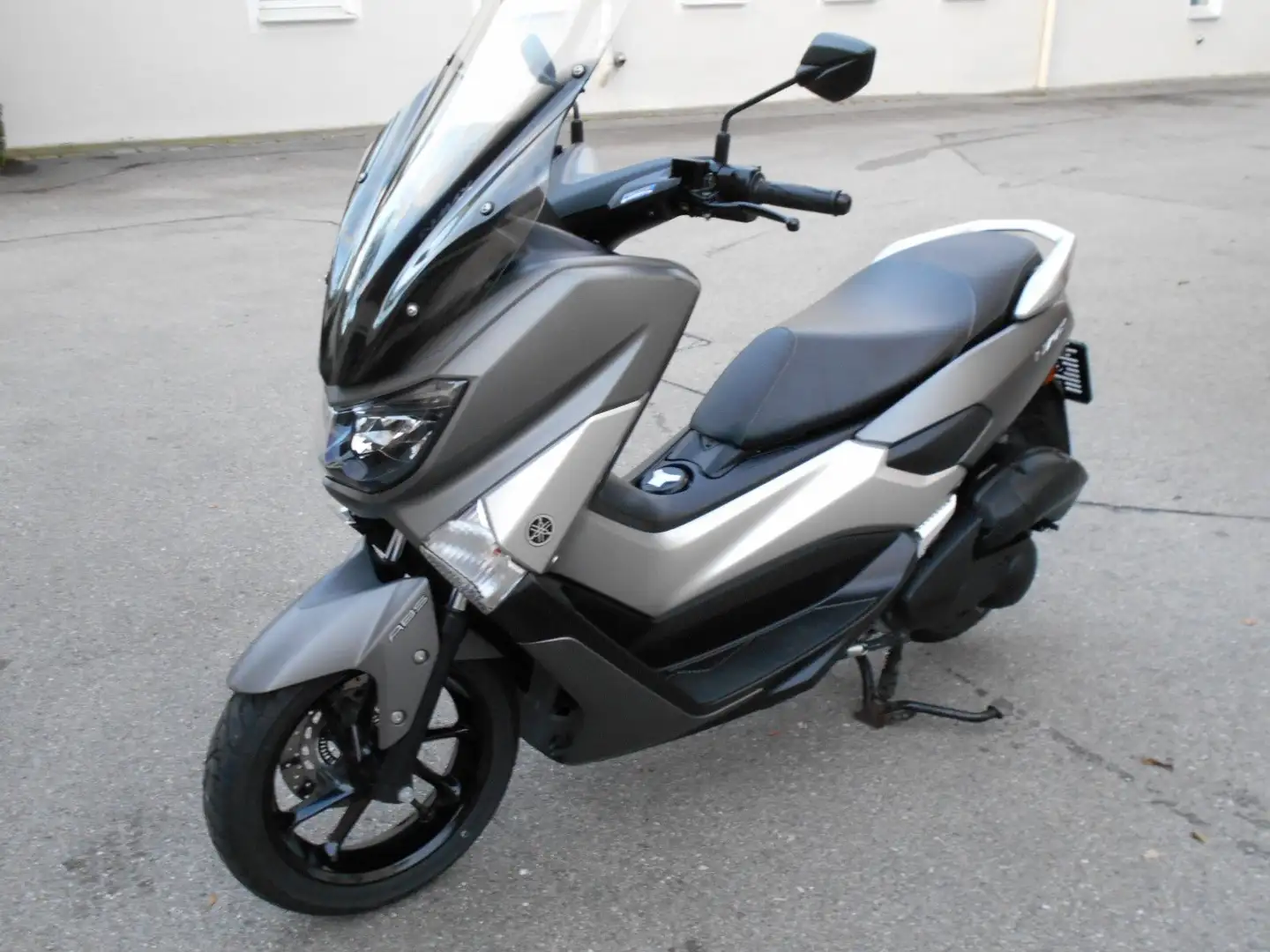 Yamaha NMAX Hohe Scheibe, wenig Km Grey - 2