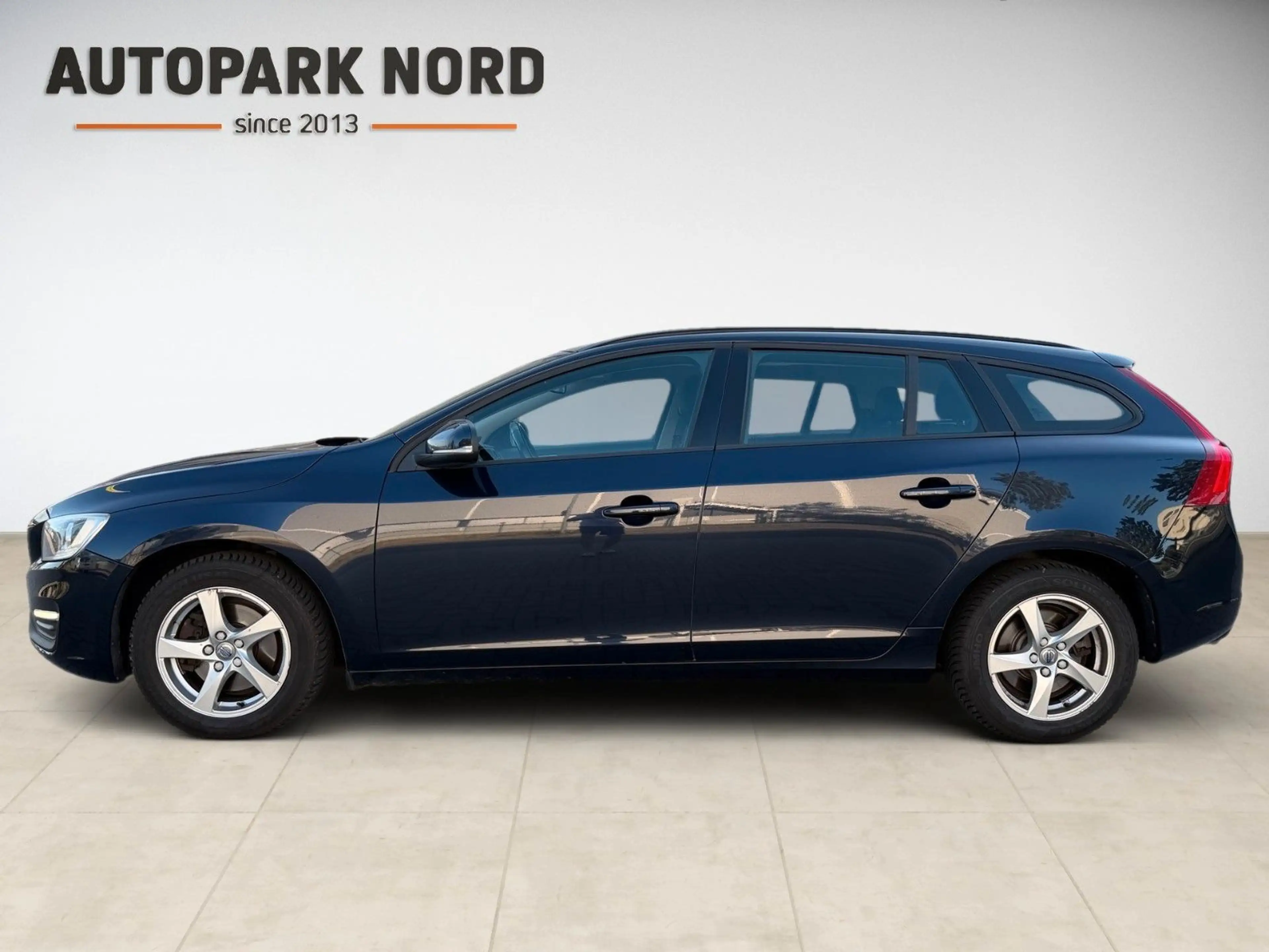 Volvo V60 2.0 D2 Geartronic Kinetic/AHK/NAVI/TEMP/PDC — photo 5