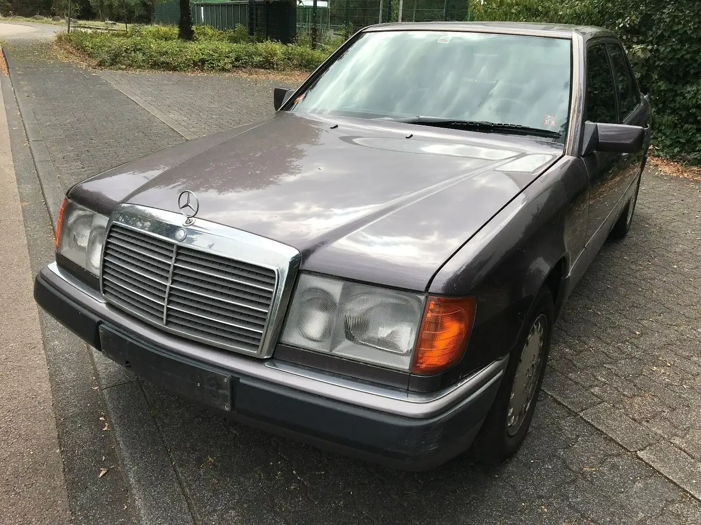 Mercedes-Benz 260 E AUTOMATIK-KLIMA-TÜV NEU - 2