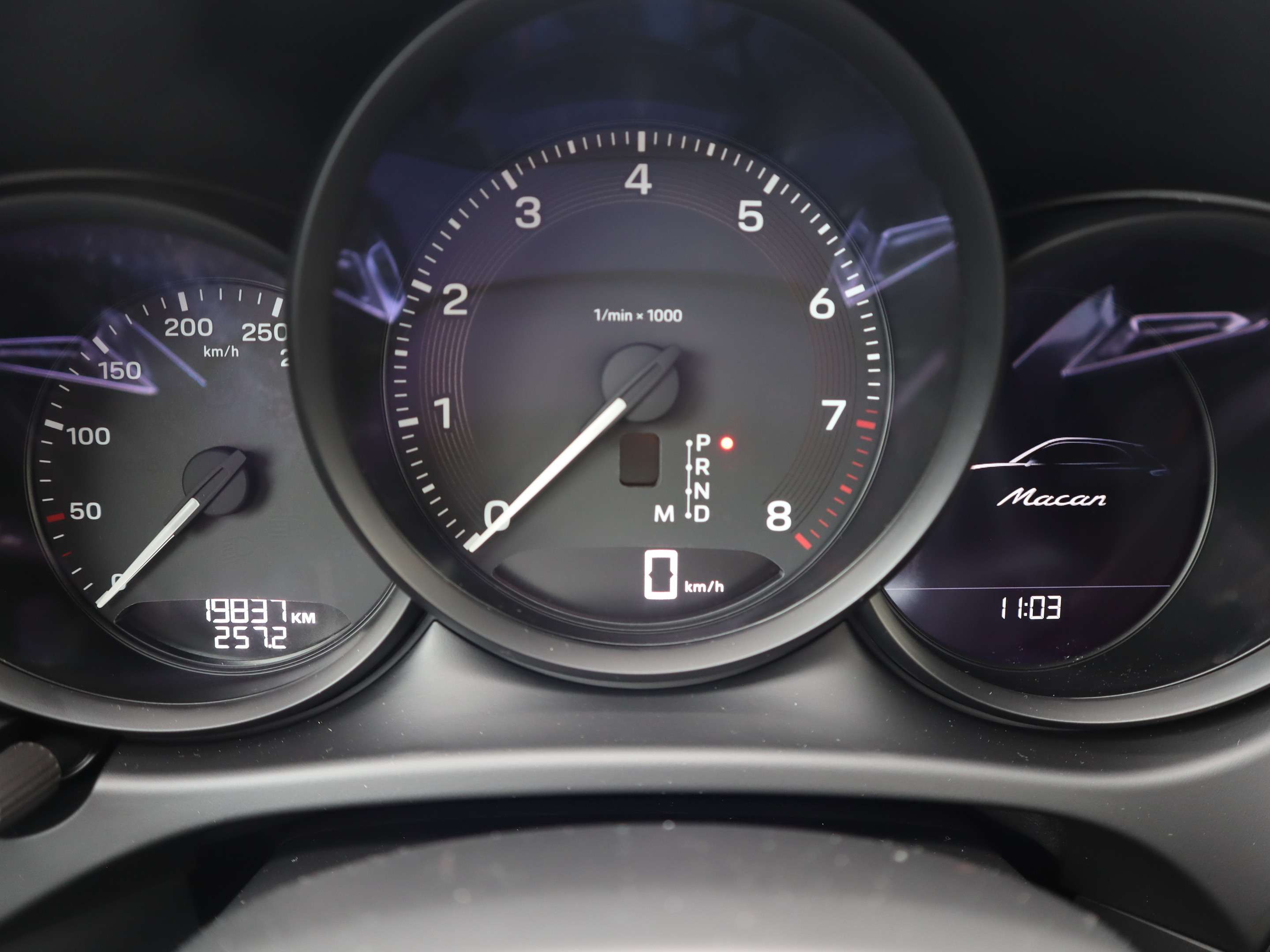 2023 Porsche Macan AWD thumb 32