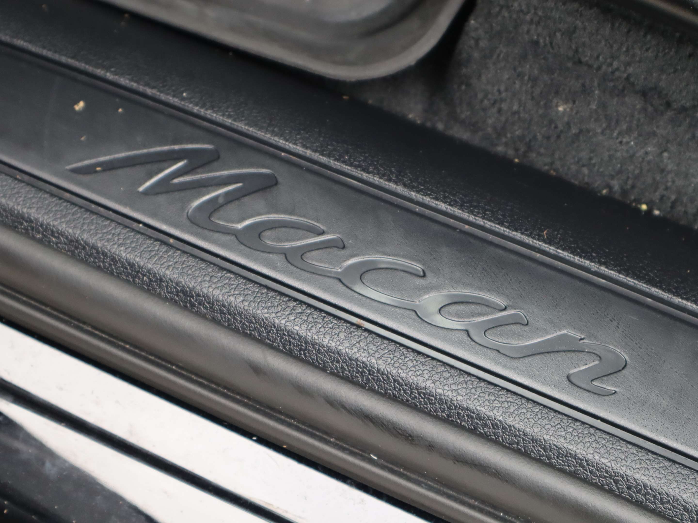 2023 Porsche Macan AWD thumb 22