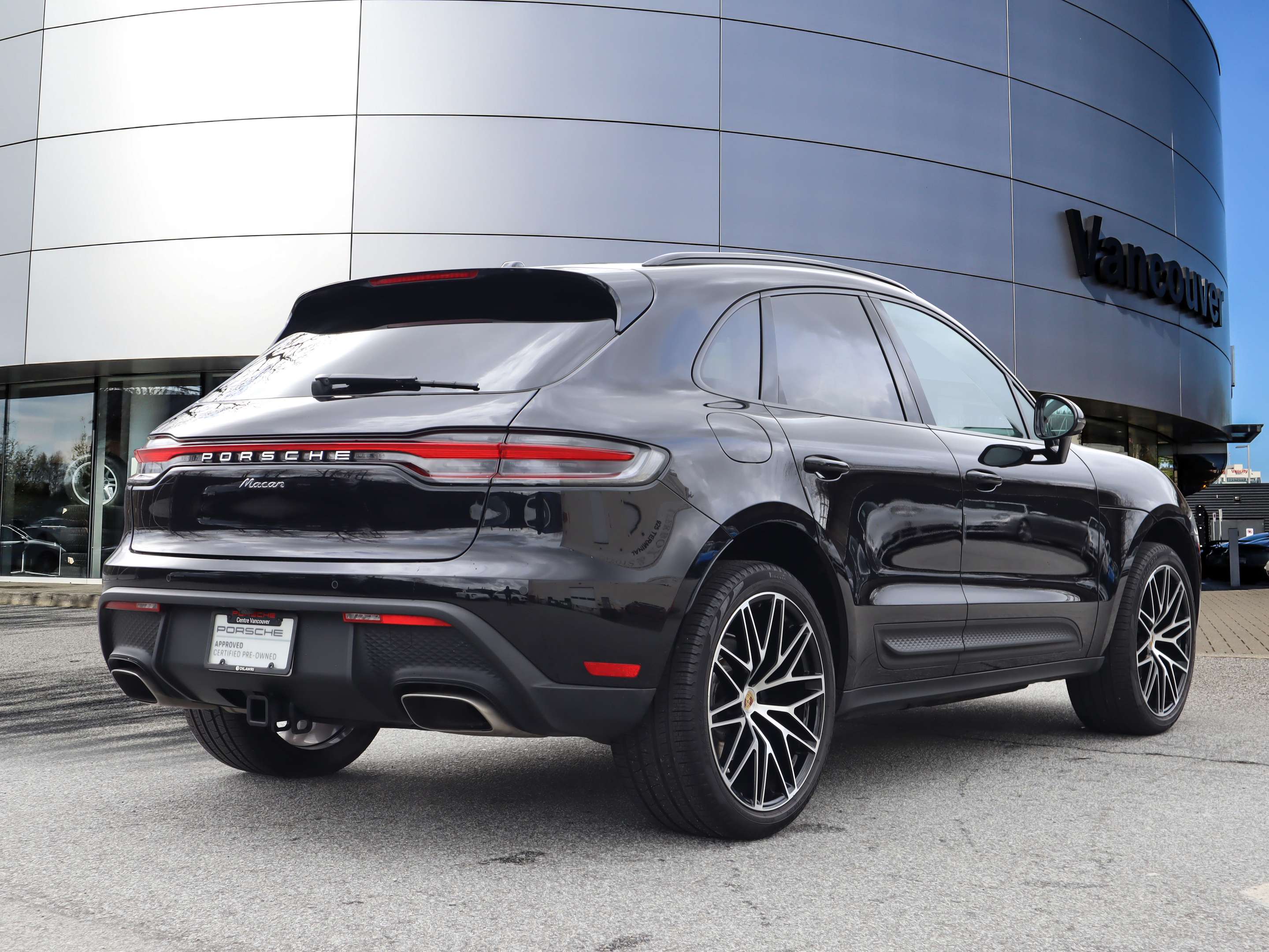 2023 Porsche Macan AWD alt 5
