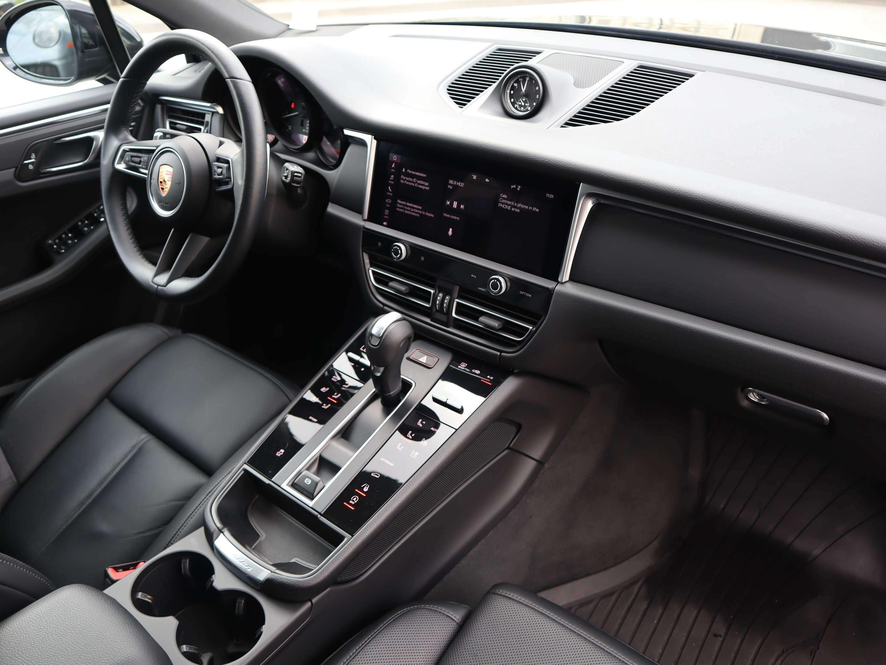2023 Porsche Macan AWD thumb 24