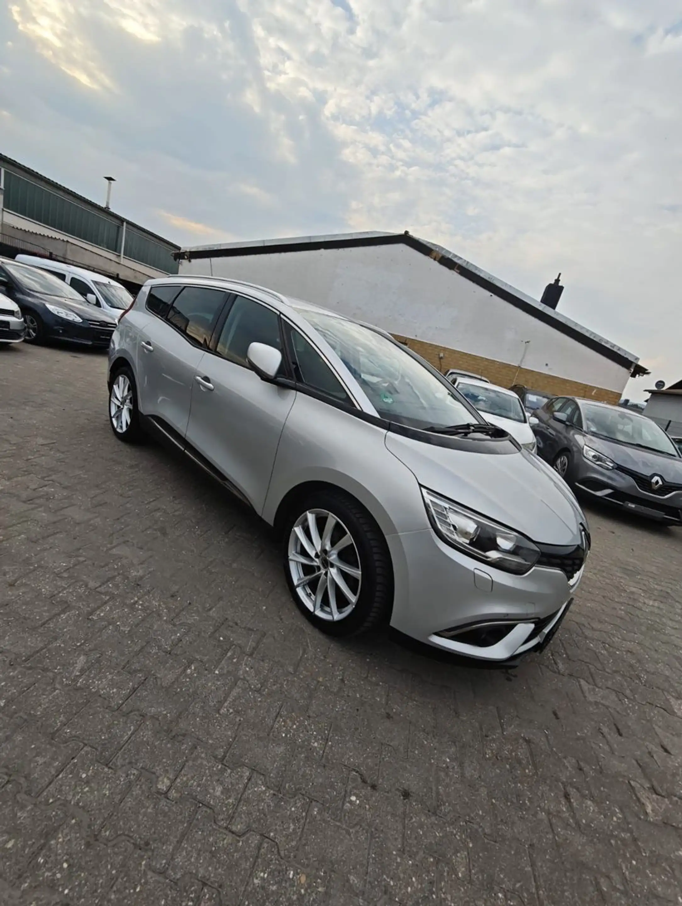 Renault Scenic IV Grand Experience — photo 5
