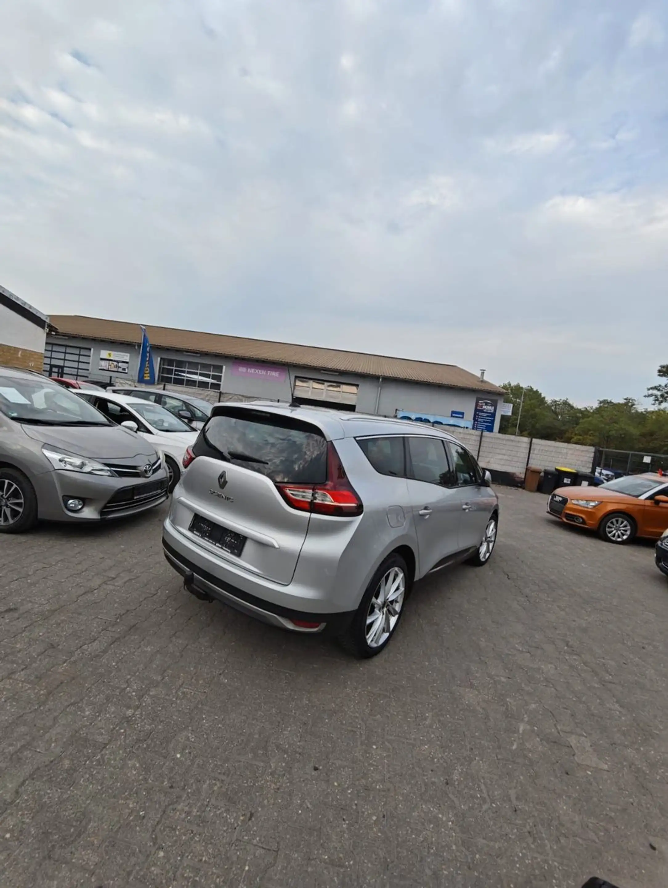 Renault Scenic IV Grand Experience — photo 11