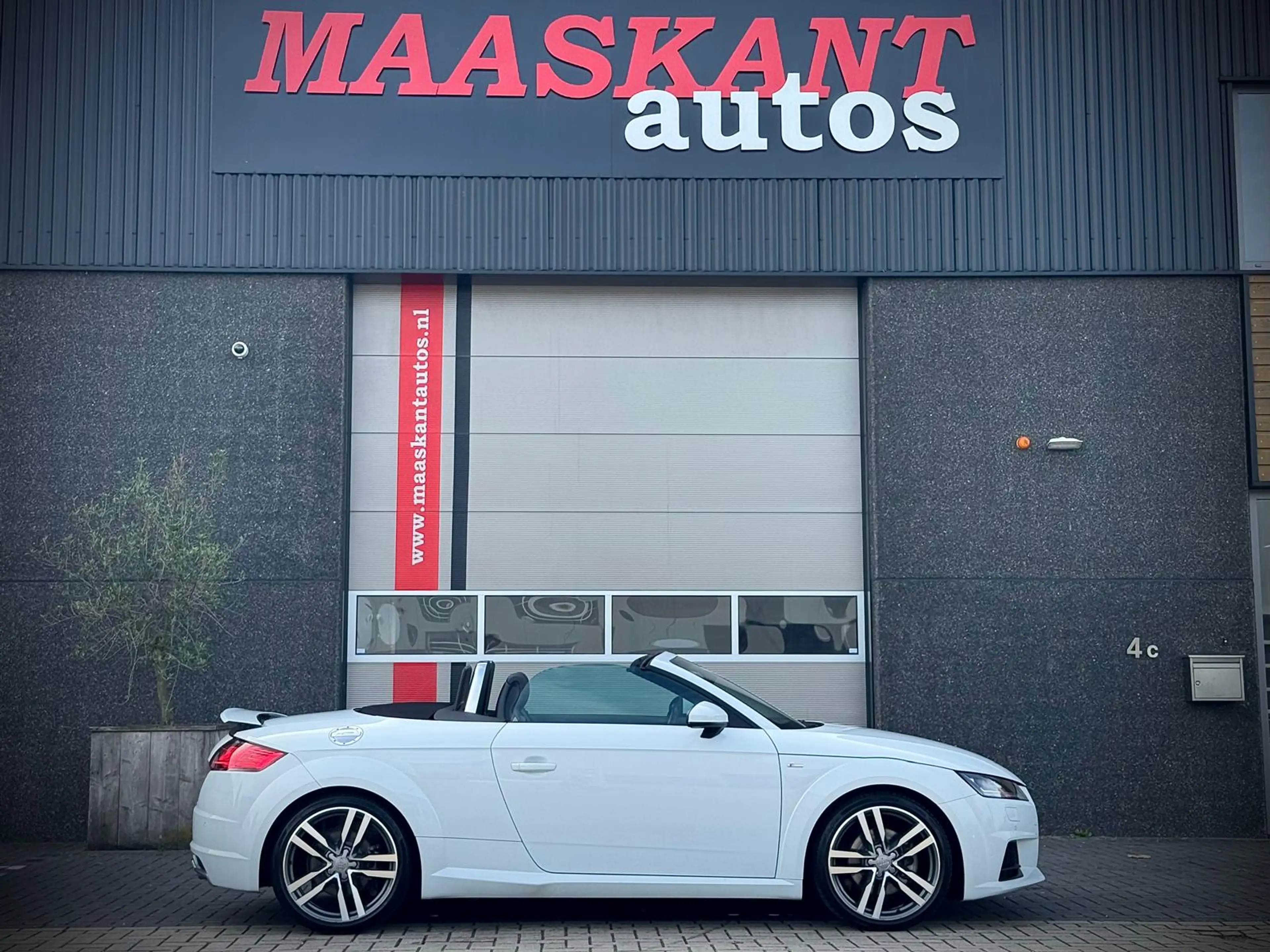 Audi TT 2.0 TFSI / S-Line / Matrix / Navi / Nappa interior