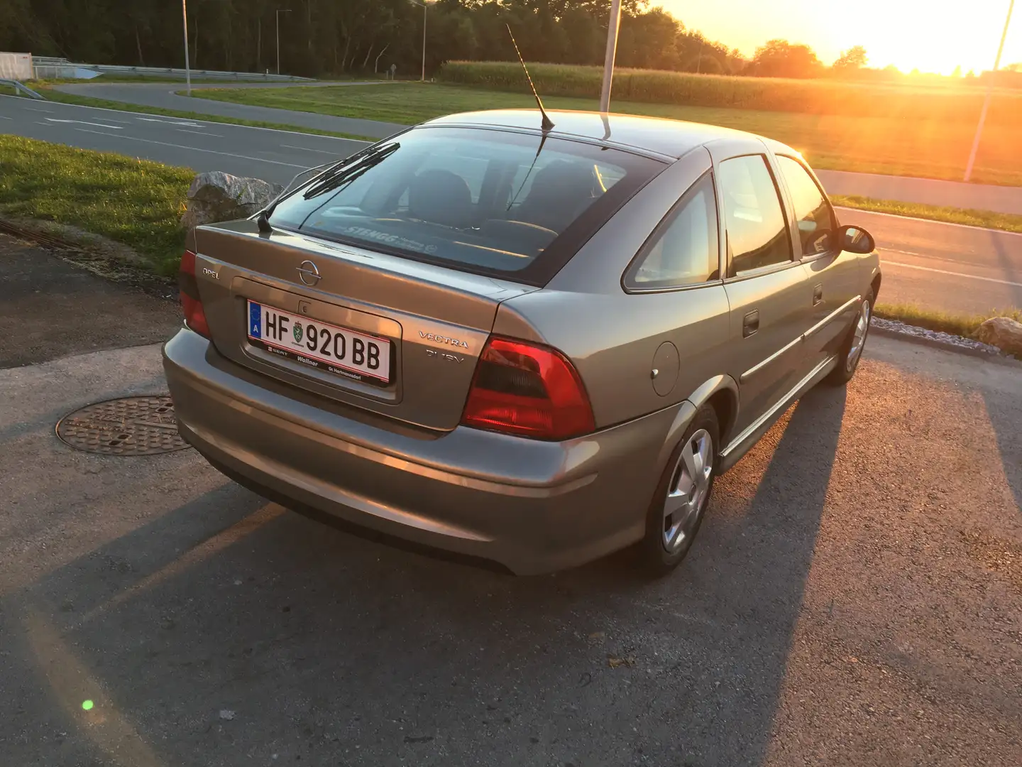 Opel Vectra Vectra b 2,0 DI 16V Ds. Silber - 2